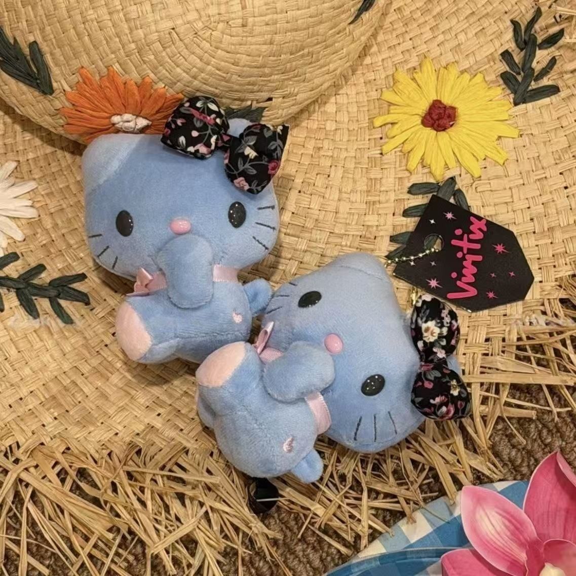 Blue Hello Kitty Floral Print  - Good Floral & Wedding Decor Supply Photos recension och pris